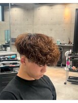 イーラ アメ村店(era)&nbsp;ブラウンスペインカールパーマ/メンズ/刈り上げ/眉毛/ツイスト