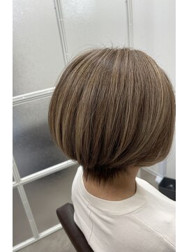 ジゼル ヘアガーデン(Giselle.hair garden) 丸みショート