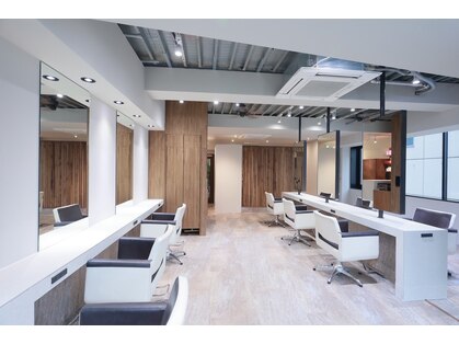 ユアーズ ヘアー 新宿EAST(youres hair)の写真