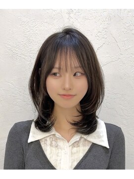 アナ ラーナ(Anna Lanna) 軽やかに動く大人のミディアムレイヤー