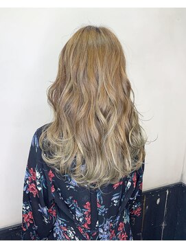 オースト ヘアー ステラ 新宿店(Aust hair Stella) 極細ハイライト ことりベージュ グレーベージュ 新宿