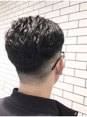 メンズバーバーパーマ黒髪オンフェードショート　20代30代