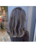透明感暗髪グレージュハイライト くびれウェーブロング