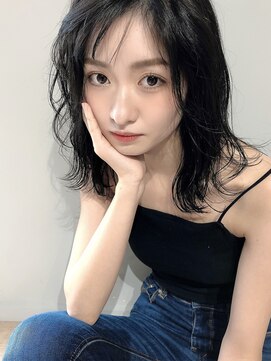 アンクー(Ankh) 【Ankh 】ヌードブラック×大人かわいい束感ミディアム