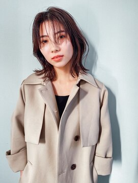 サーリー(SURLY) ハイライト顔まわりカットレイヤーカットブリーチイルミナカラー