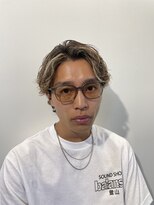 波巻きスパイラルパーマ　ツーブロック刈り上げ