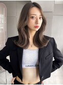 《袴田》アッシュベージュ&くびれミディアム