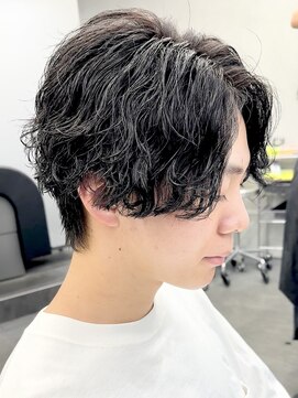 フィフス 渋谷(fifth) センターパート波巻きスパイラルパーマツイストスパイラルパーマ