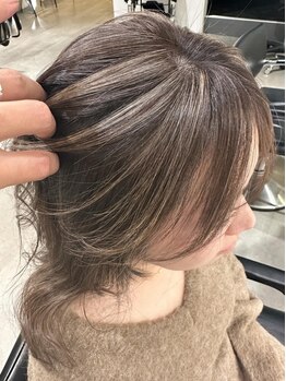 ハイト(Height)の写真/グレイカラーでも明るくおしゃれに♪ぼかし系やハイライトで立体感を出す事で、お洒落な大人女性に◎