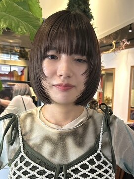 ラーサ(LaHzA) 大人ボブミニボブショートボブレイヤーボブ前下がりショートボブ