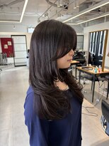 サニーズ(SUNNY'S by CONKS)&nbsp;センター分けレイヤーで大人女性らしく！！