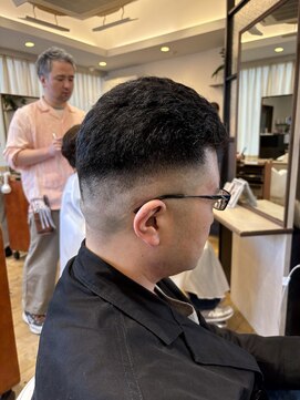 シュヴー 築地(CHEVEUX) 夏使用!好印象刈り上げ