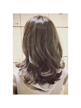 テラス アヴェダ 大丸心斎橋店(Terrace AVEDA) ローレイヤー