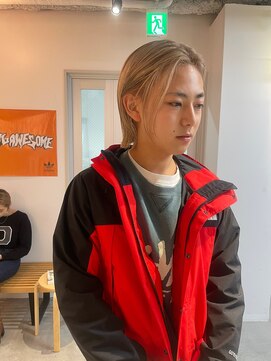 ルーム(Loom.) ミルクティーベージュダブルカラーケアブリーチブロンドボブ