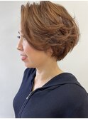 ショートボブ×流れの美しいウェーブ