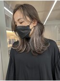 インナーカラーレイヤーカットイヤリングカラーミディアムヘア