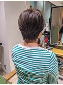耳かけショートマッシュ