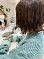 サロンド ベレーザ トータ(salao de beleza tota)&nbsp;切りっぱなしボブ・カーキグレージュ