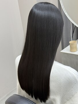 ケシキ 表参道 原宿(kesiki.) 地毛風ストレート/縮毛矯正/髪質改善トリートメント/透明感