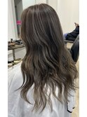 ナチュラルアッシュグレーハイライト