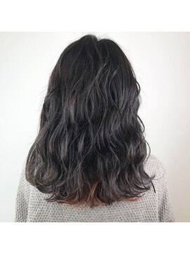 リアン(Lien) ミディアムスタイル×インナーカラー オレンジ/ダークグレージュ