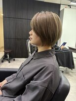 グランドライン(GRAND LINE) ベージュ丸みショートボブ