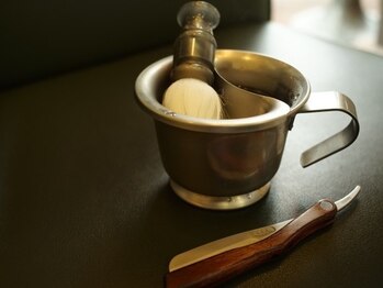 ミヤザキ エスト1946(MIYAZAKI est.1946)の写真/繊細な技術力で髭・眉・フェイスラインまでしっかり整える。レディースシェービングもお任せください☆