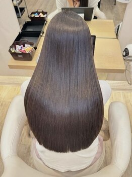 【髪質改善】世代問わず美しく健康な美髪に。髪の内部から補修し潤いのある艶やかでまとまりのある髪に♪