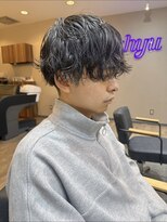ウユ(uhyu) 波巻きパーマ