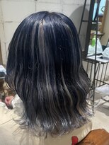 サロン ド ソーホー 蕨(Salon de SOHO)&nbsp;ホワイトシルバー×ネイビー/アンブレラカラー【さとう】