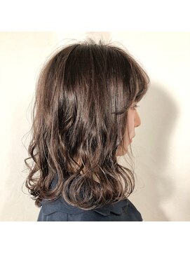 アンフィドットドゥルドゥ(AnFye.dueldo) 【AnFye.dueldo ニュアンスボブ × アッシュブラウン】