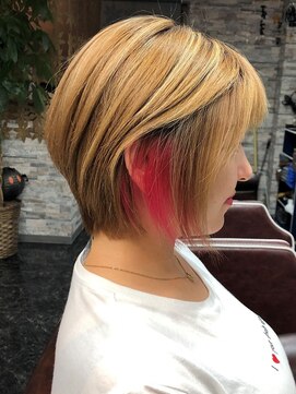 ミライ ヘアーサロン(MIRAI hairsalon) ショートボブ×インナーカラー