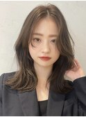 顔周りレイヤーカットくびれヘアミルクティーベージュカラー