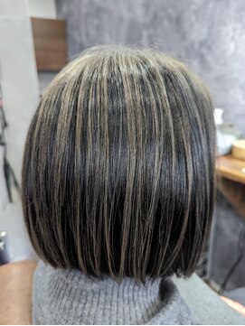 ロム 切りっぱなしボブ/アンブレラカラー/グレーベージュ