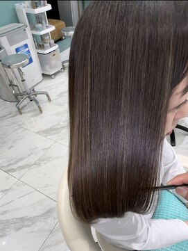 リーホリエ(Lee Horie) 脱白髪染めハイライト×髪質改善トリートメント【池本】