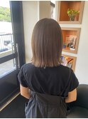 オリーブベージュ