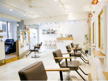 センスヘア(SENSE Hair)の写真/【明治神宮前駅から3分】デザイナーズサロンのようなこだわりのつまった空間であなたのなりたいを叶えます