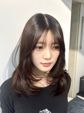 ヴェイン 渋谷(vain) イルミナカラーレイヤーカット顔まわりカット大人ヘア