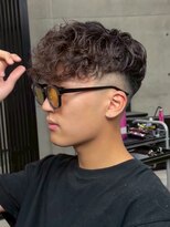 イーラ(era) スペインカールパーマ/メンズ/刈り上げ/眉毛/ツイスト