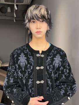 ジュイル シブヤ(JEWIL SHIBUYA) ホワイト×ブラックのデザインカラー