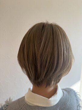 エヌアンドエー 春日部東口店(hair shop N&A) 春先取りくびれレイヤー大人ショート 明るめベージュ/ブラウン