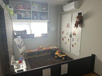 ヘアーホームナル(hair home NALU)の写真/ママのキレイを応援！広々キッズルームあり◎女性スタイリストのみ！幼児カット無料（条件付）♪