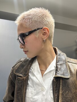 ウーズ ハラジュク(Ooze.HARAJUKU) 短髪ベリーショートホワイトカラー