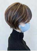 夏カラーで涼しげに!ハイライトショート×小顔レイヤーボブ