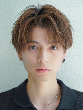 カライング(ing) スーツ短髪ツーブロック束感モテる黒髪シークレットパーマ流行