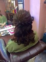ヘア サルーン ジゴレッタ(Hair Saloon Gigoletta) ナミナミハーフアップ