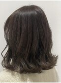 スモーキーグレージュ