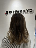 リッツファミリーズ ピコ東長崎店(RIT FAMILY Z) グラデーションカラー