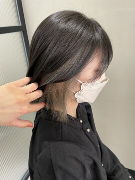 フェリア 松山(Feria) 【Feria松山】インナーカラー×大人シルバー-相原愛梨-