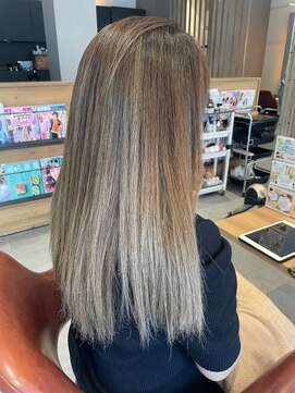 リベア トウキョウ 東大島店(Rever Tokyo) さらさらロング/グラデーション/明るめグレイ[東大島/東大島駅]